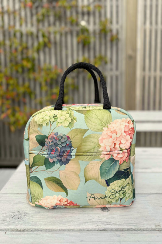 Annah Stretton floral insulated lunch bag – Hydrangea Pretty print