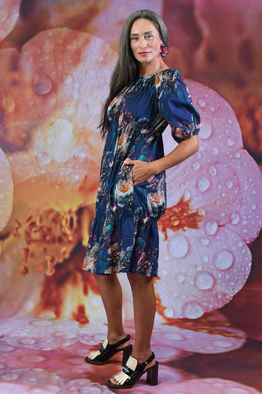 Women’s linen cotton dress in navy with pockets