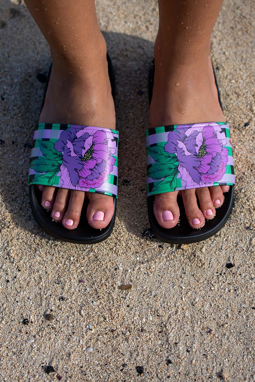 Gingham floral slide on the beach