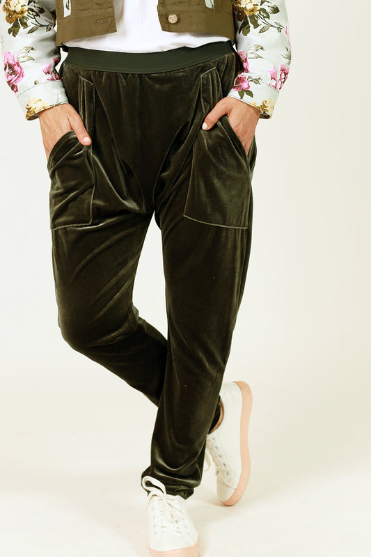 missie jogger drop crotch velvet pant in moss green