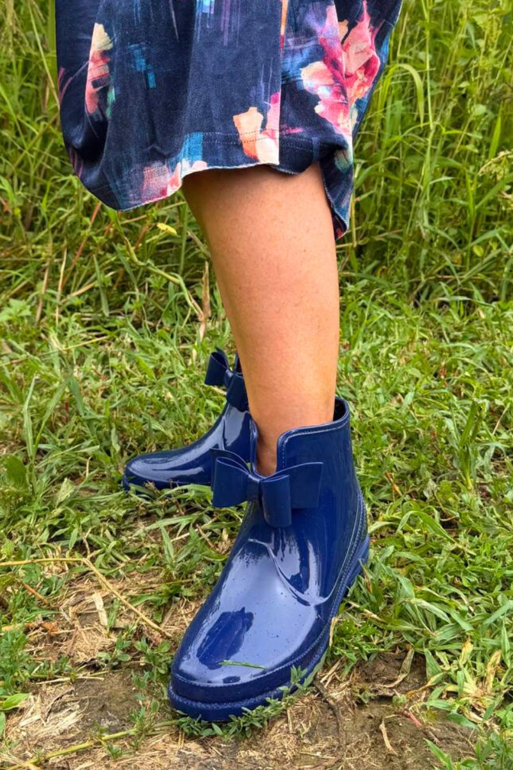 Navy blue rain boots with a bow 