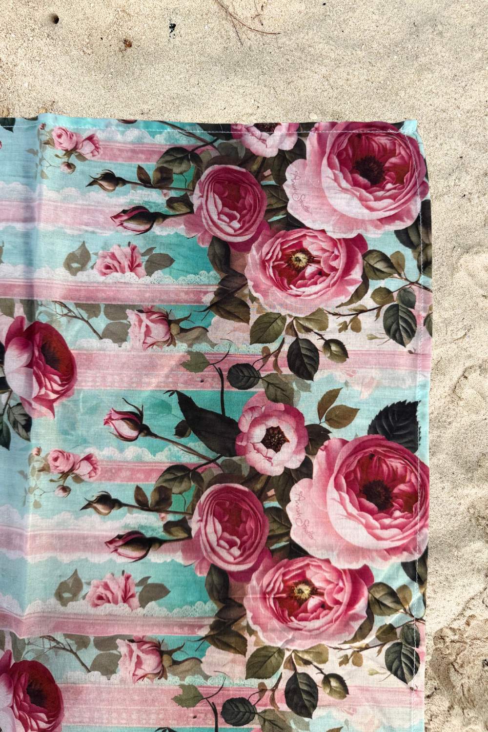 Cotton Wrap - Roses Cascade