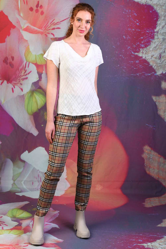 Model wearing the Annah Stretton Vita parker pants in tanberry