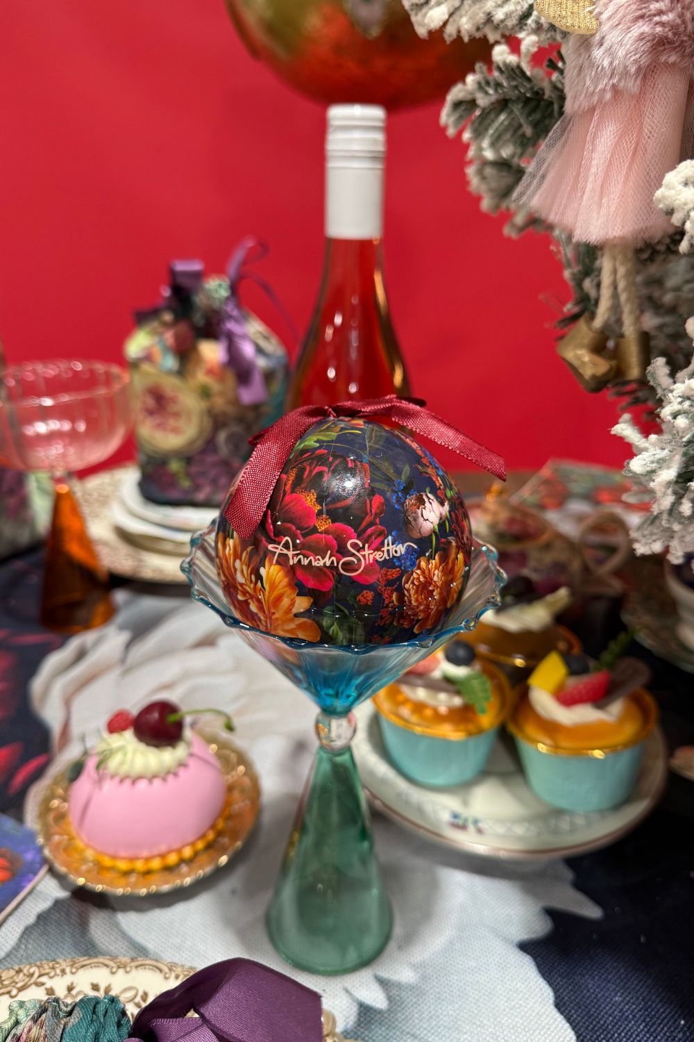 Stylish holiday ornaments – Annah Stretton bauble set of 6