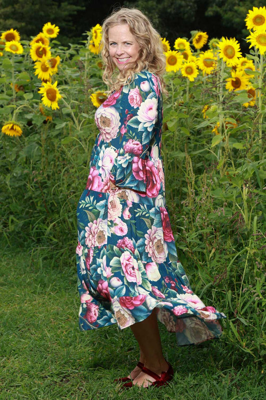 V neck tiered dress frill sleeves