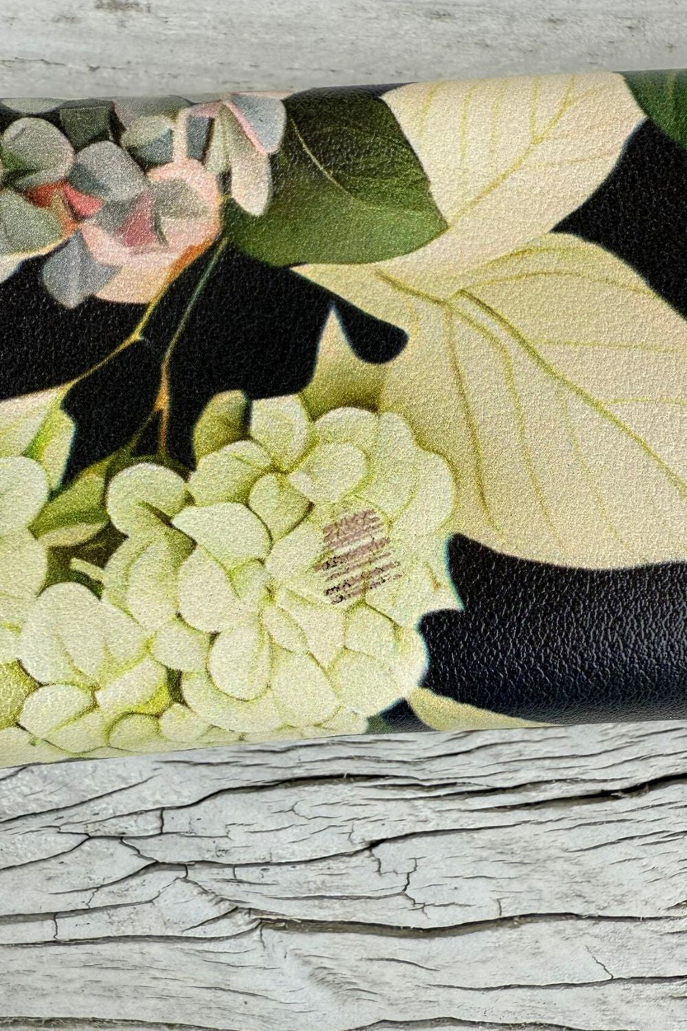 Soft shell sunglasses case lined in plush fabric – Hydrangea Pretty print