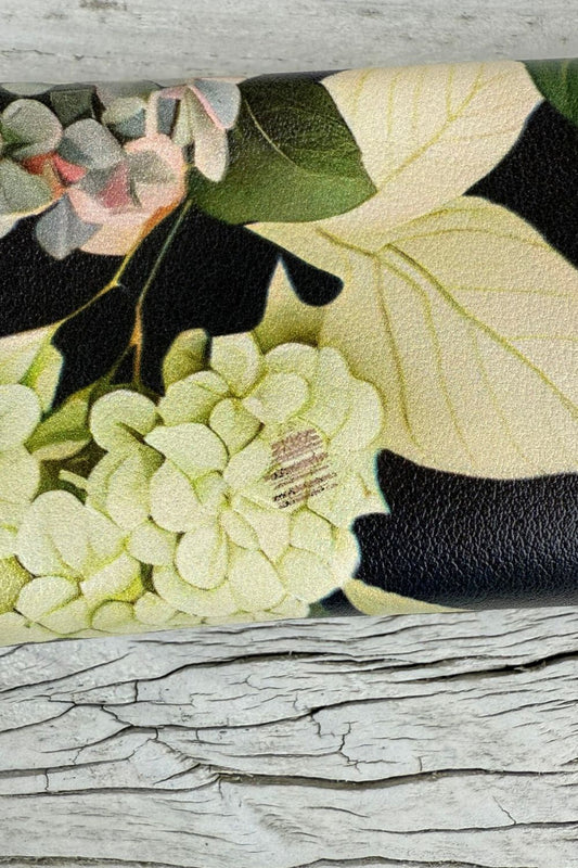 Soft shell sunglasses case lined in plush fabric – Hydrangea Pretty print