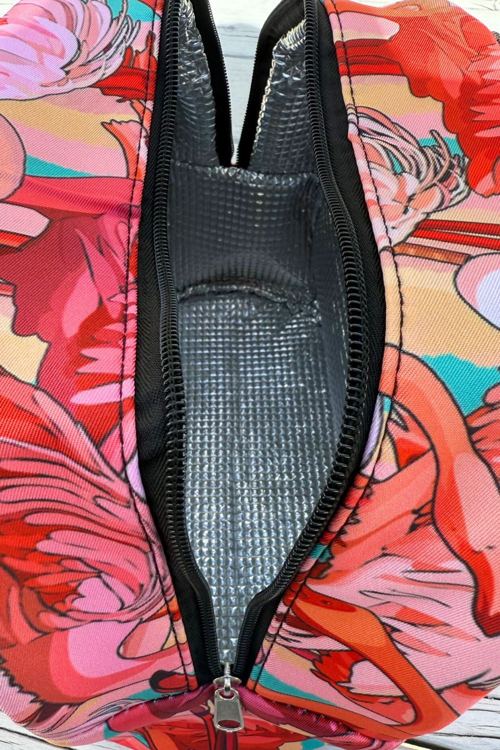 Fun printed insulated bag with handles