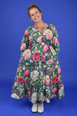 Cotton day dress with V-neckline and ¾ sleeves