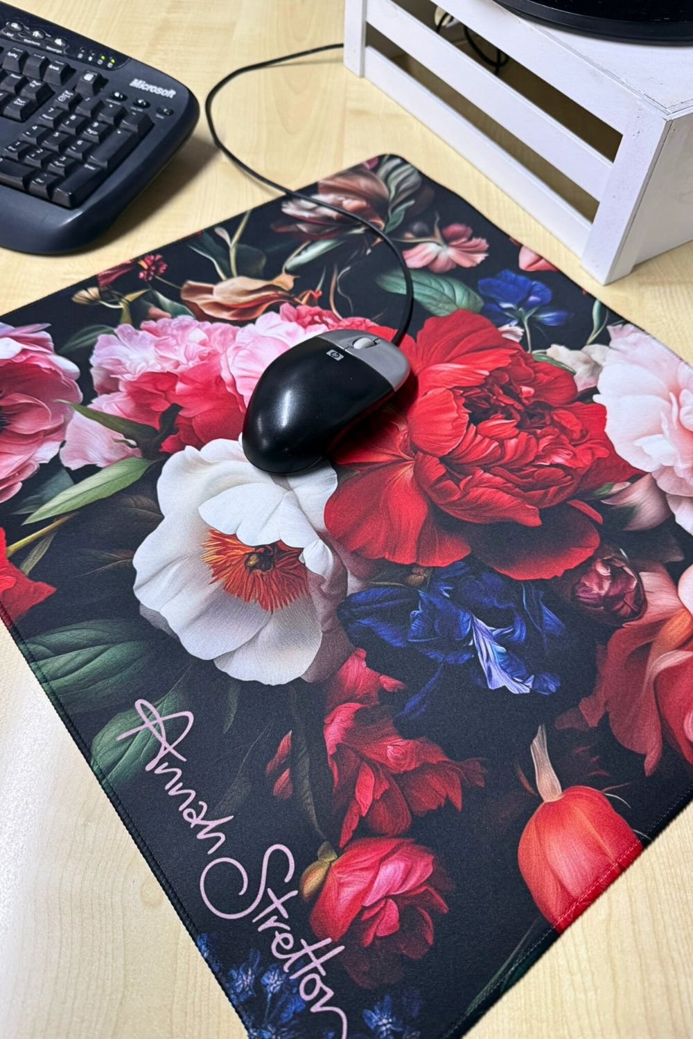 Floral mini desk mat Olive J’adore Roses styled on desk