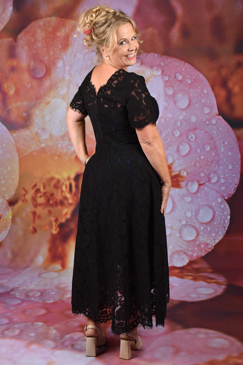 Moon Light Lace Dress Black Elegant Occasion Dress Annah Stretton Moon Light Lace Dress Black Elegant Occasion Dress Annah Stretton