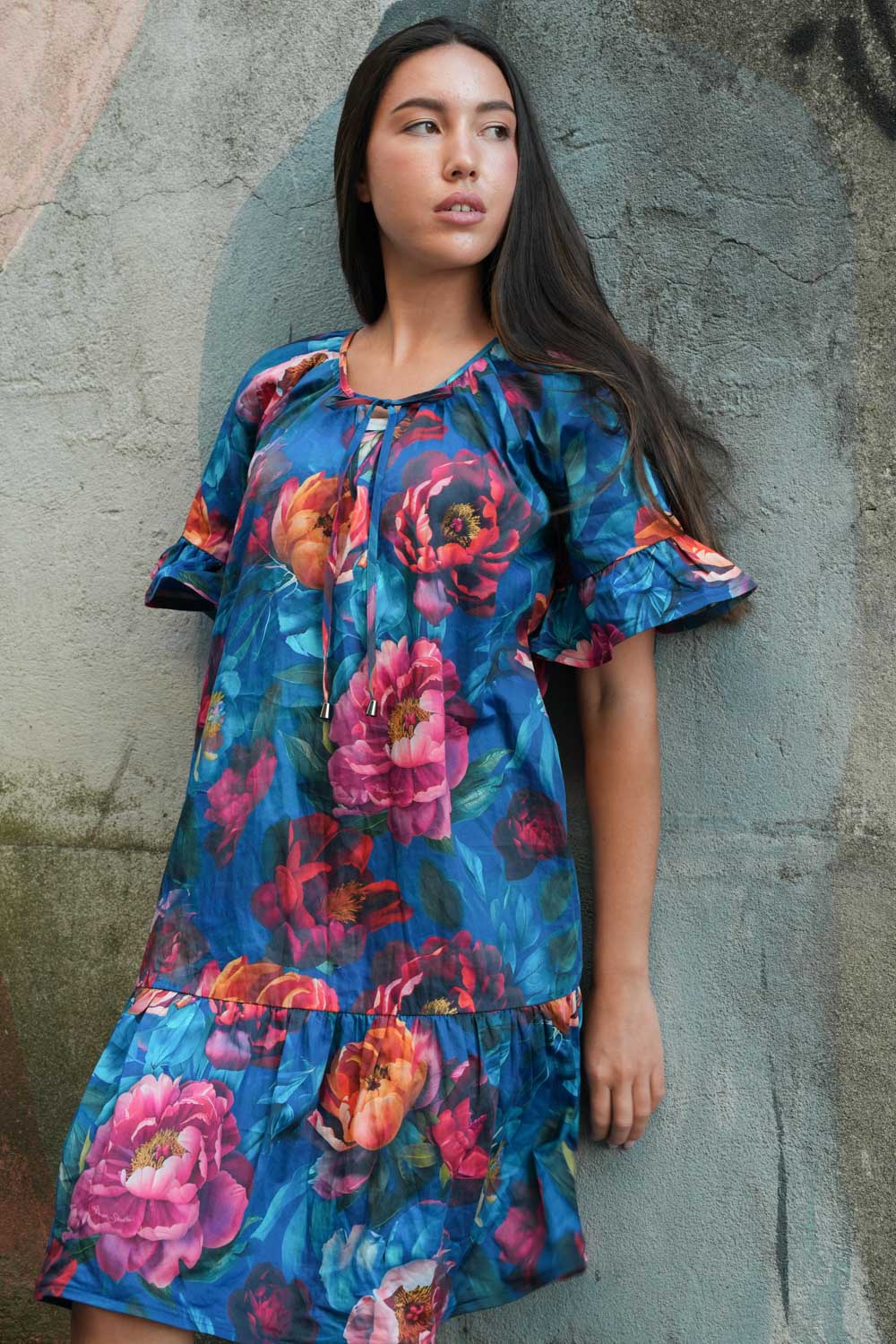 Women's breathable cotton dress with V neck, floral print and convenient side pockets