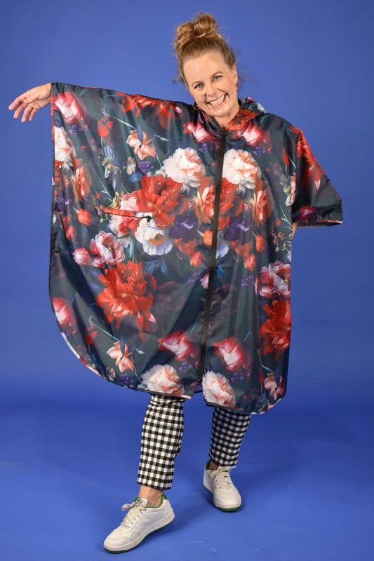 Oversized fit – approx. 100cm long x 125cm wide (one size fits most)