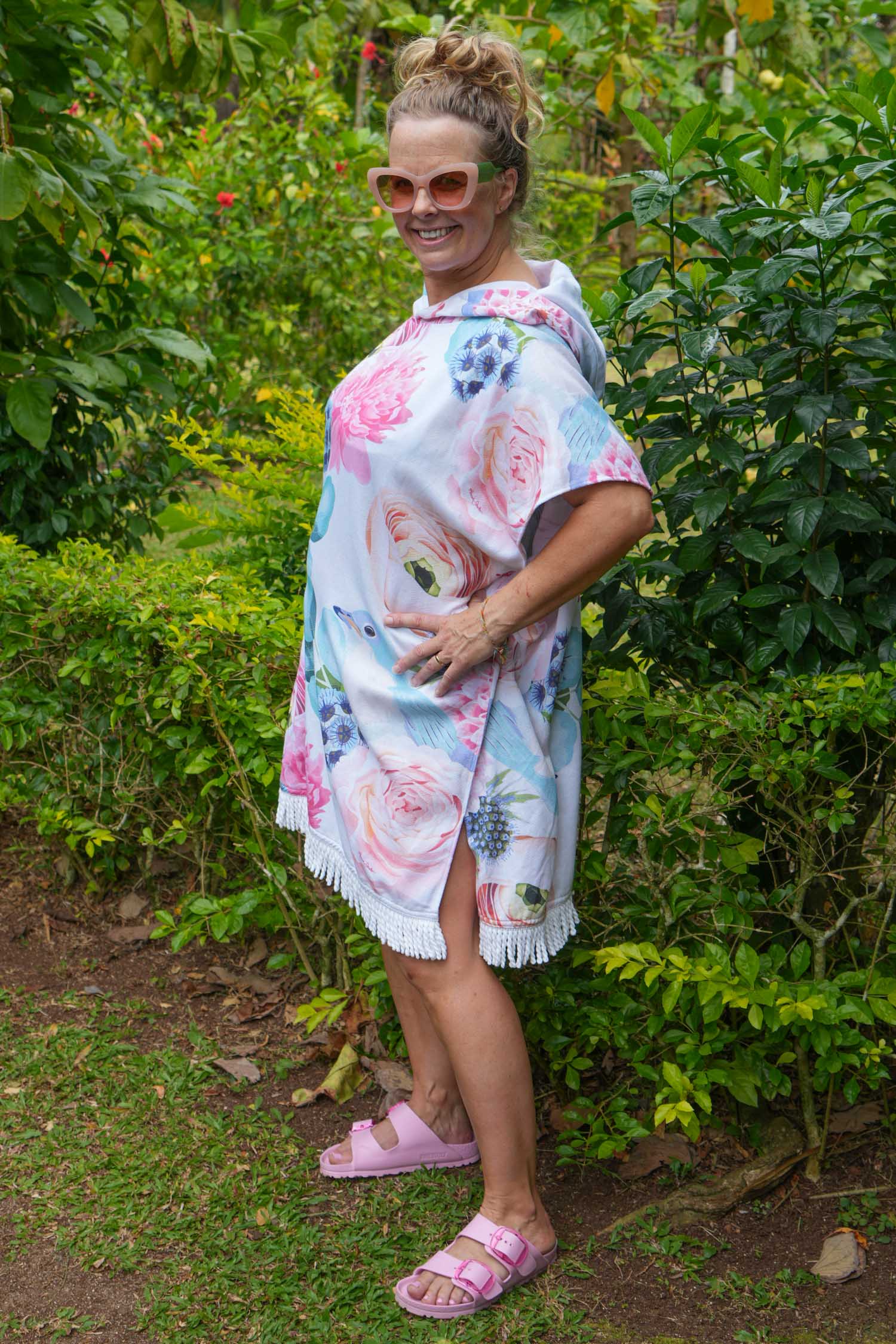 Floral towel poncho with tassel hem – Annah Stretton