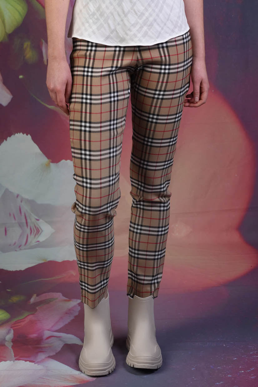 Model wearing the Annah Stretton Vita parker pants in tanberry