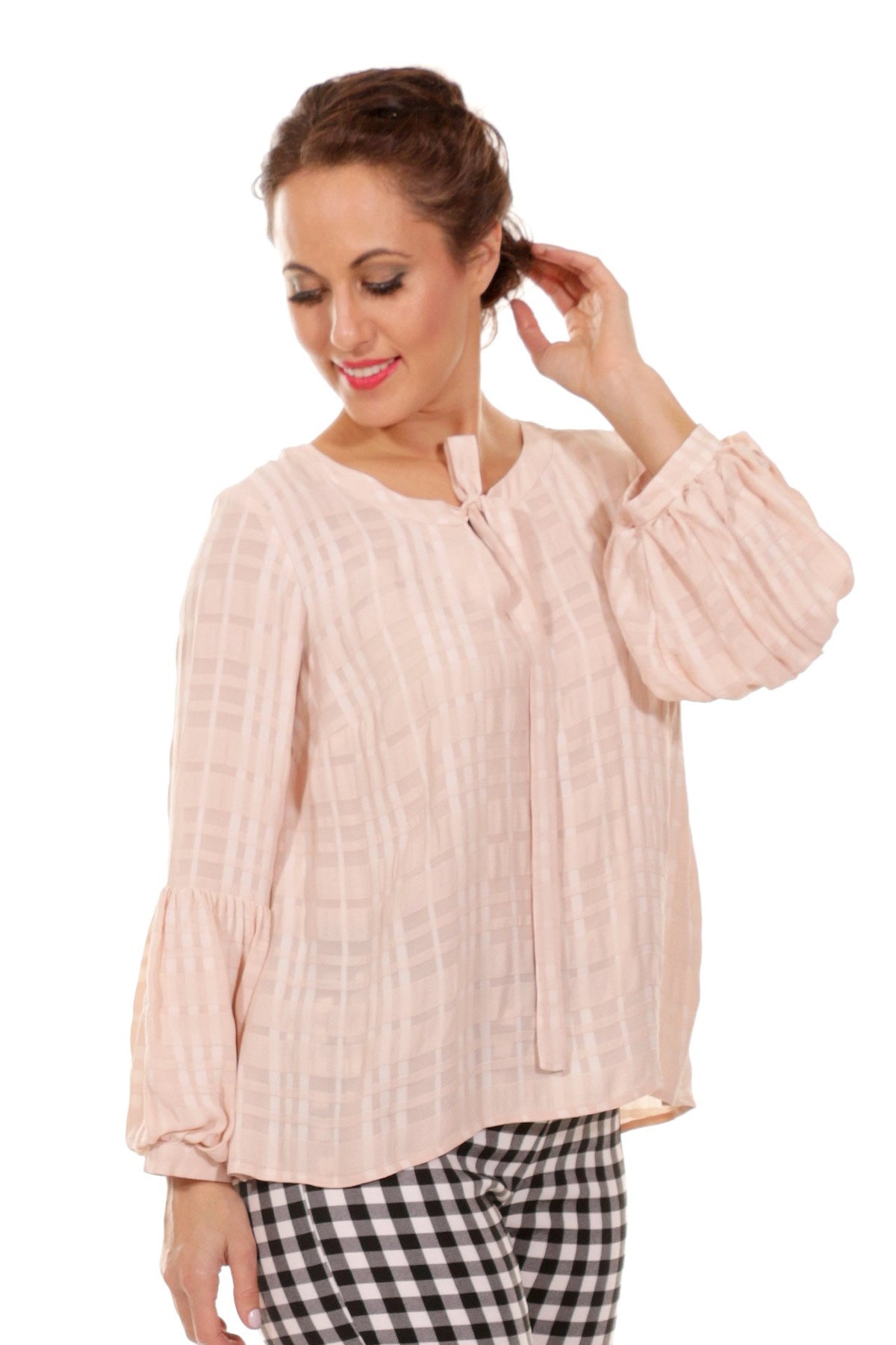 poison ivy top in pink with puff sleeve and front tie