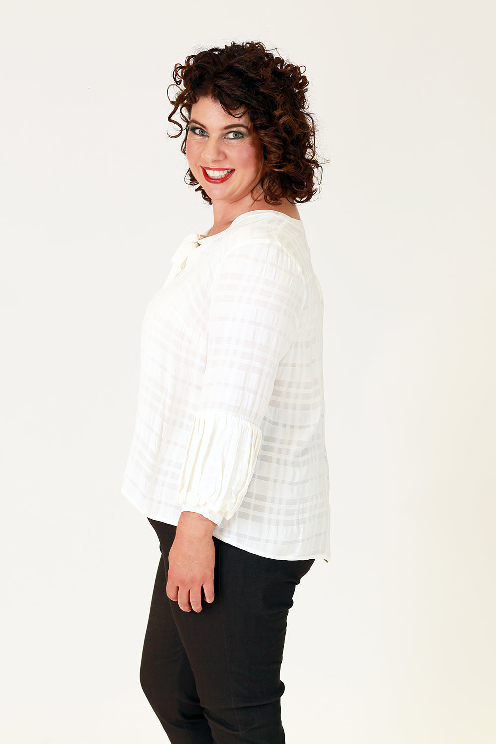 poison ivy top in cream with puff sleeve
